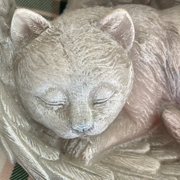 NWOT Angel Wing Cat Figurine grave marker/memorial statue for your beloved cat - Picture 6 of 6